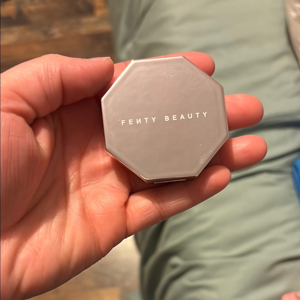 Fenty Beauty highlighter